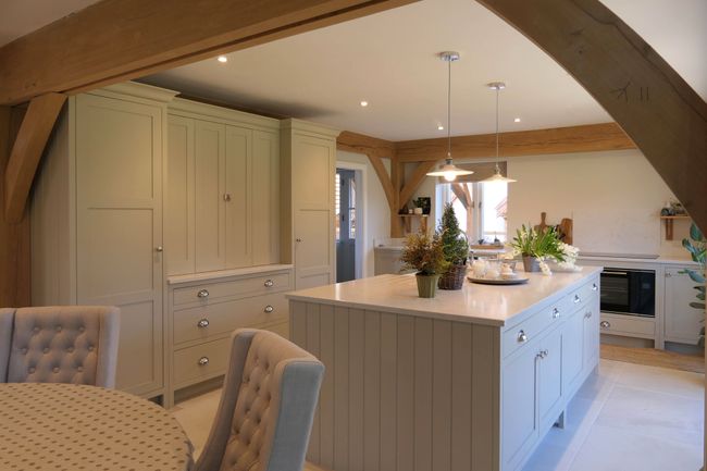 bespoke shaker kitchen with kitchen island